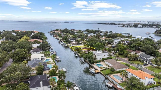 $2,639,000 | 4914 West Bay Way Place | Beach Park Isles