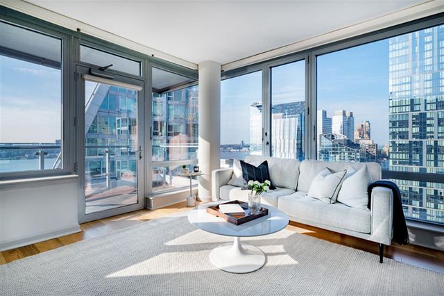 $4,250 | 601 West 57th Street, Unit 33G | Hell's Kitchen