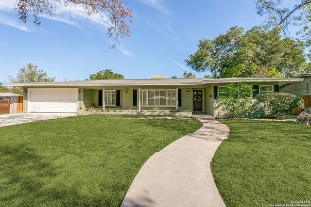 $575,000 | 419 Northridge Drive | Oak Park-Northwood