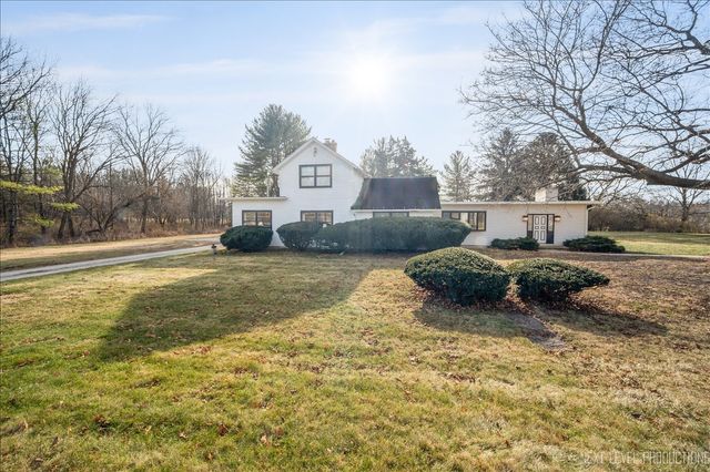 $440,000 | 39-w027 Silver Glen Road | Campton Township - Kane County