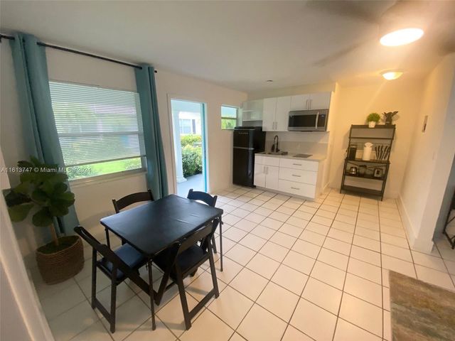 $2,500 | 3208 Canal Drive, Unit 2 | Beach