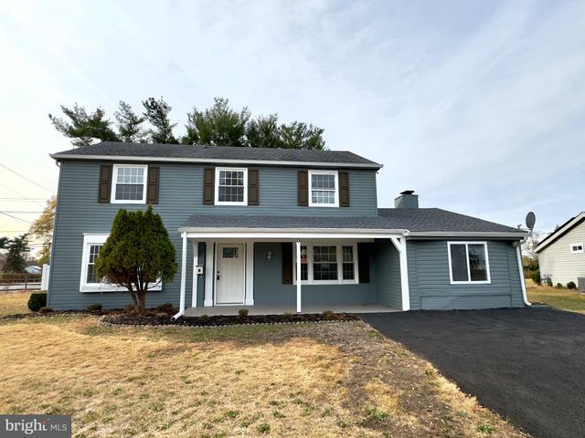 $394,999 | 8 Stirrup Lane | Willingboro