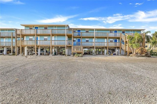 $279,000 | 211 Buckner Avenue South, Unit 825 | Everglades City