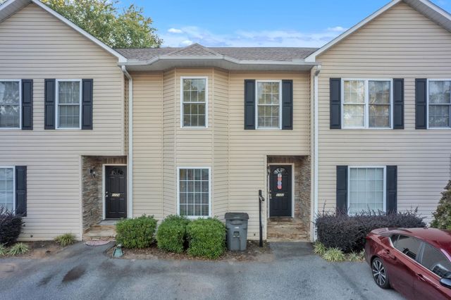 $245,900 | 1122 East Lee Road | Wade Hampton