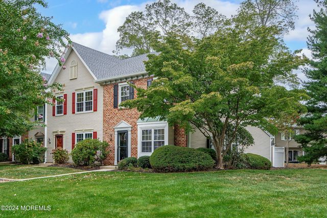 $489,000 | 17 Steeple Chase Court | Tinton Falls