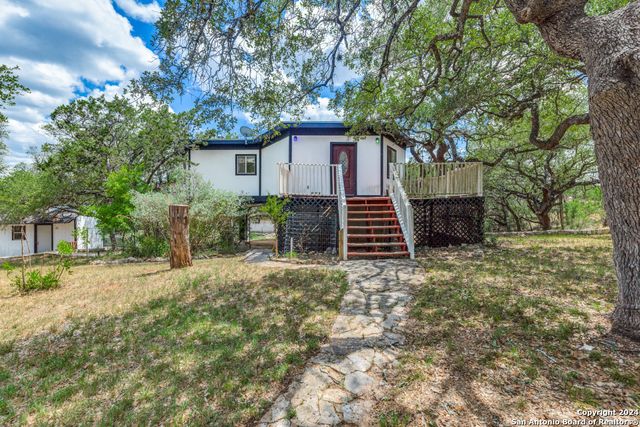 $195,000 | 411 Mountain View Place | Bandera Falls