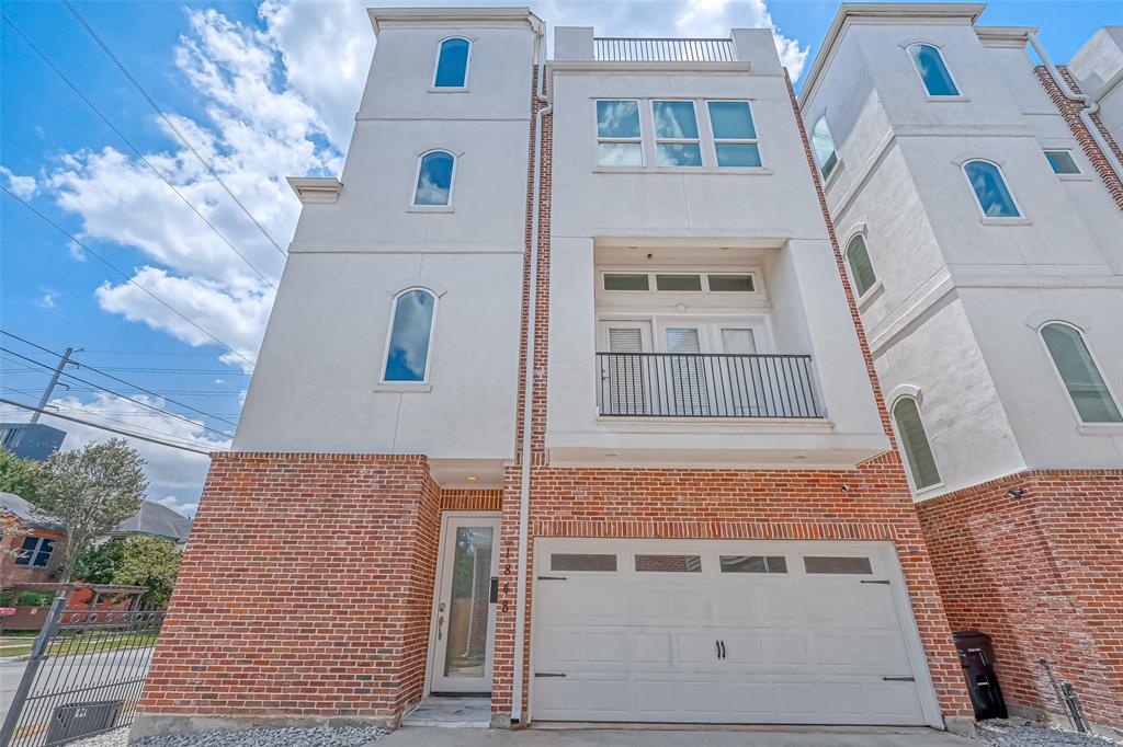 HOME VIEW WITH 2 BALCONY ON 2ND AND 4TH FLOOR.