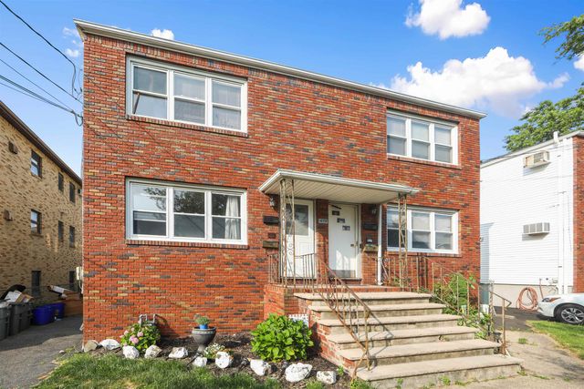 $2,400 | 419 New York Avenue, Unit 2L | Lyndhurst