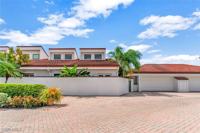 $445,000 | 5501 Harbour Castle Drive | Villas