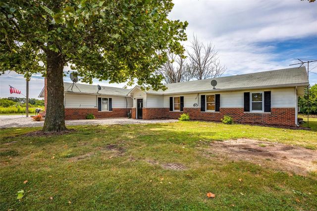 $214,900 | 8615 Snell Road | Polk Township - Macoupin County