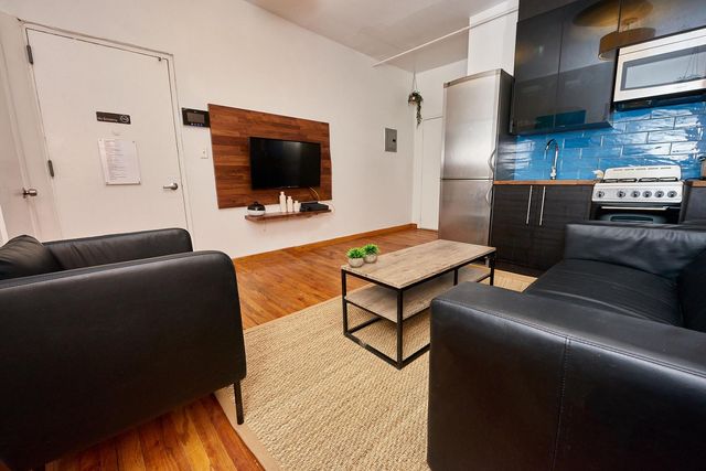 $5,495 | 174 Elizabeth Street, Unit 1 | NoLita