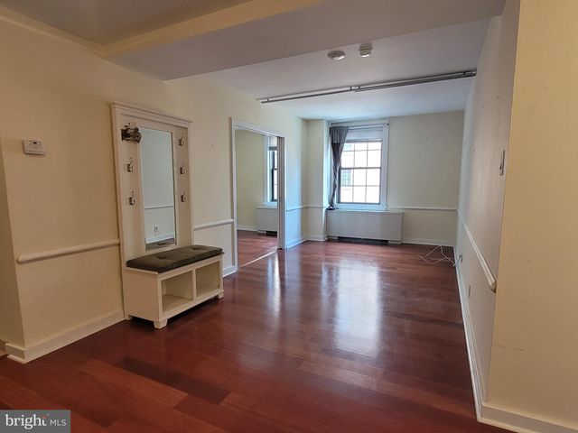 $449,900 | 219 South 18th Street, Unit 1415 | Rittenhouse Square