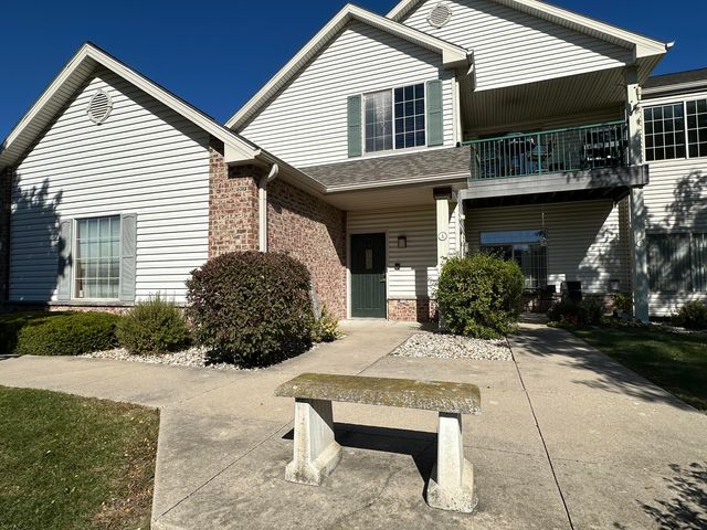 $269,900 | 120 Pheasant Run, Unit A | Johnson Creek