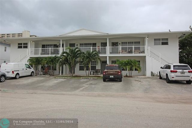 $1,800 | 3212 Northeast 10th Street, Unit 2 | Beach