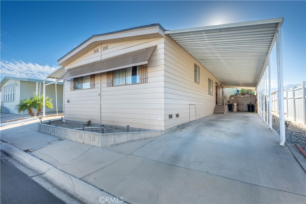 a view of a house with a garage