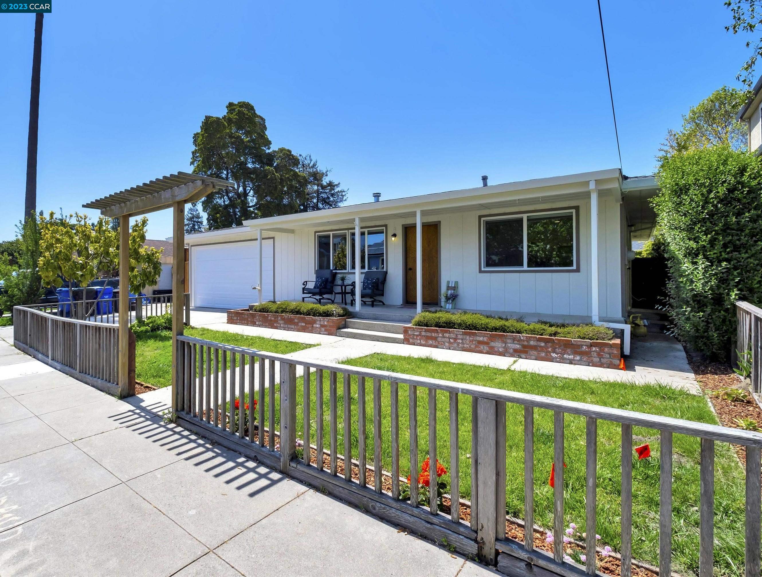 241 Walk Circle Santa Cruz CA 95060 Compass