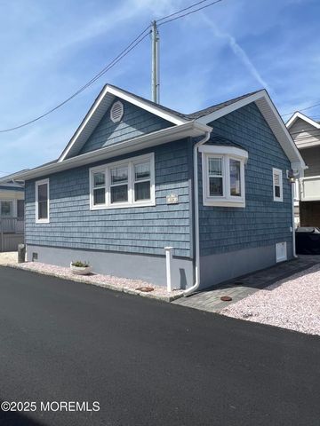 $2,200 | 118 West Chadwick Way | Dover Beaches North