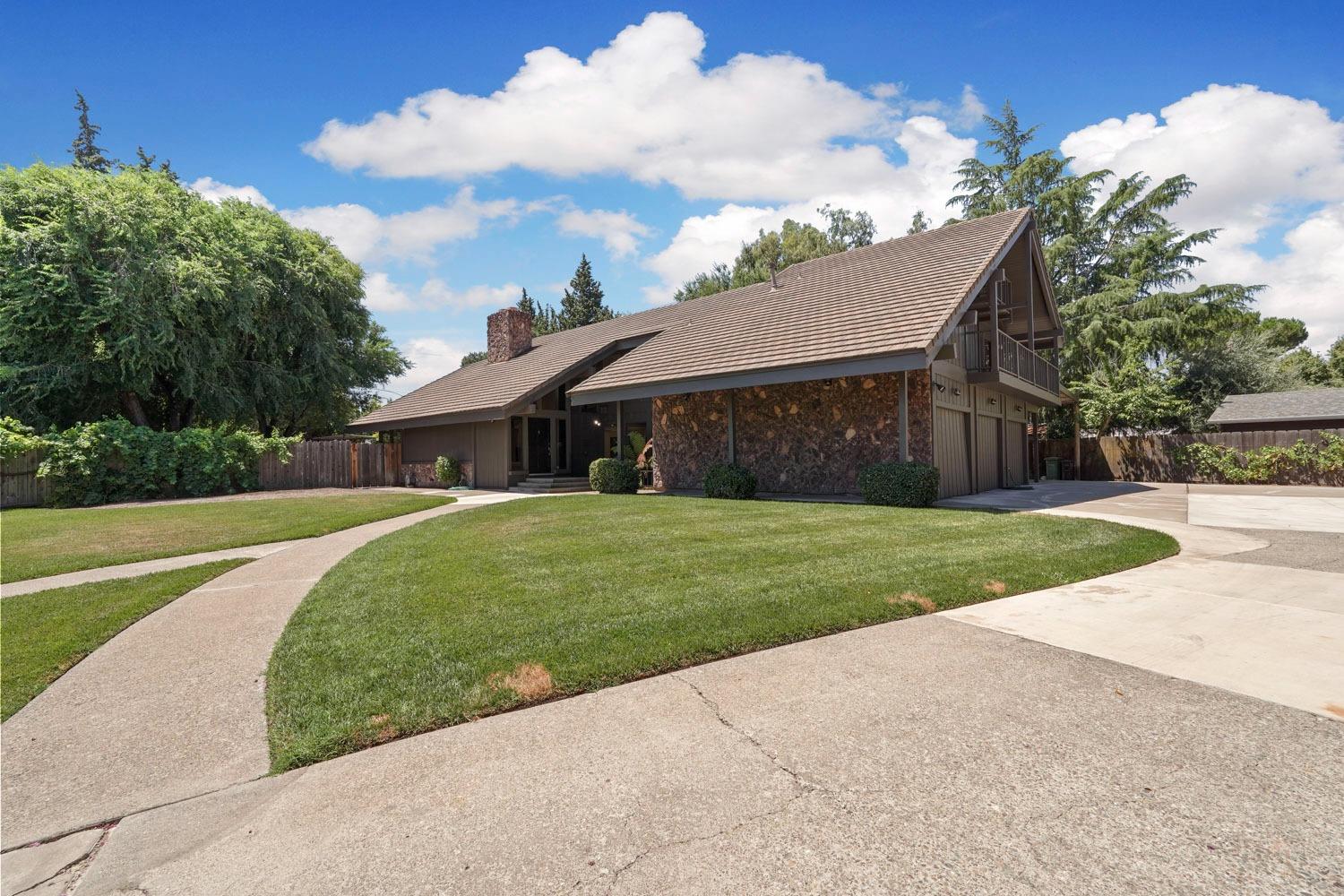 Large Front Yard to Enjoy.