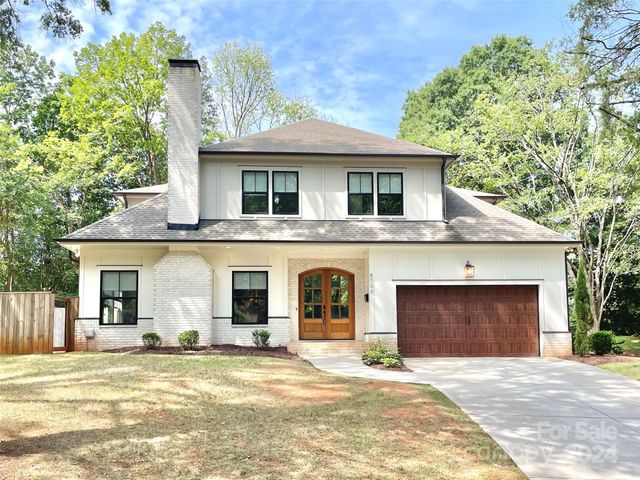 $852,500 | 5000 Baylor Drive | Royal Manor