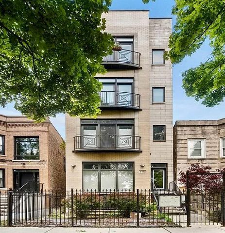 $2,100 | 3416 West Franklin Boulevard, Unit 2 | Humboldt Park