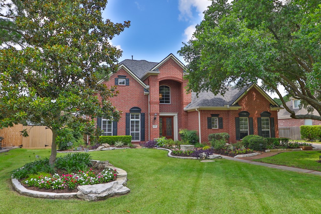 View of front of home with a front lawn