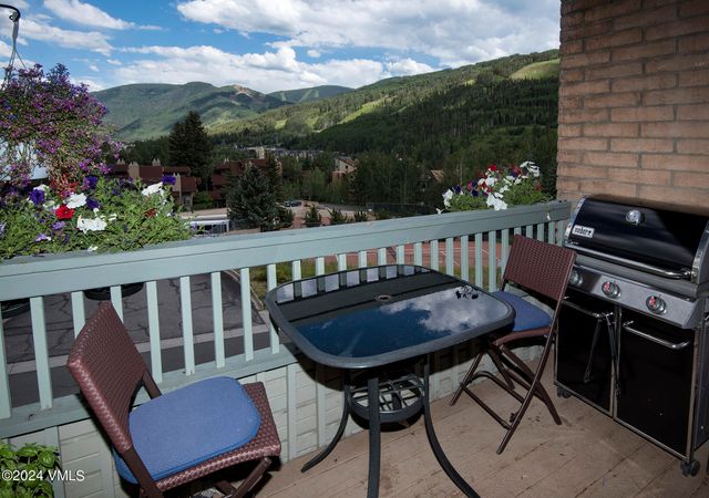 $1,595,000 | 1063 Vail View Drive, Unit 26 | Sandstone Lionsridge