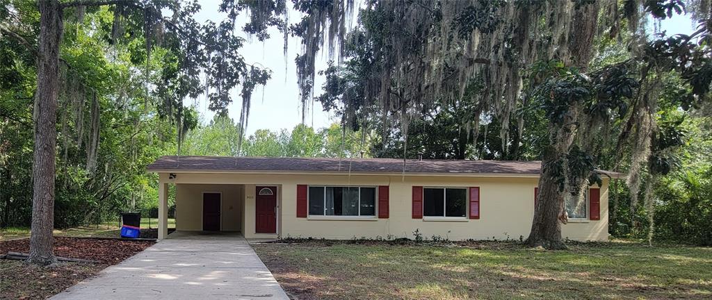 a front view of house with yard