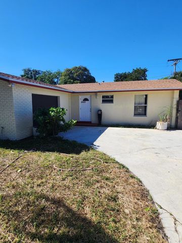 $2,700 | 1464 9th Street | Roosevelt Estates