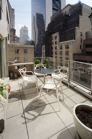 $6,200 | 39 West 58th Street, Unit 9B | Central Park South