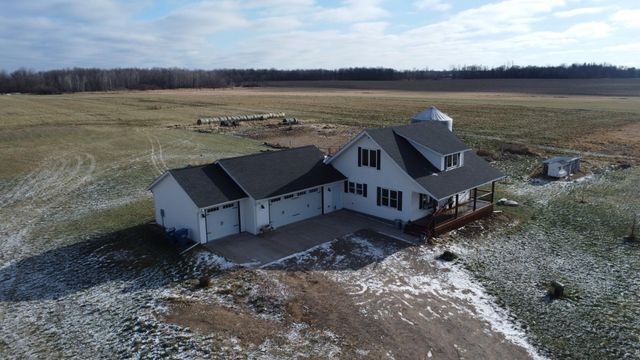 $550,000 | 8110 85th Avenue Northeast | Gilmanton Township - Benton County