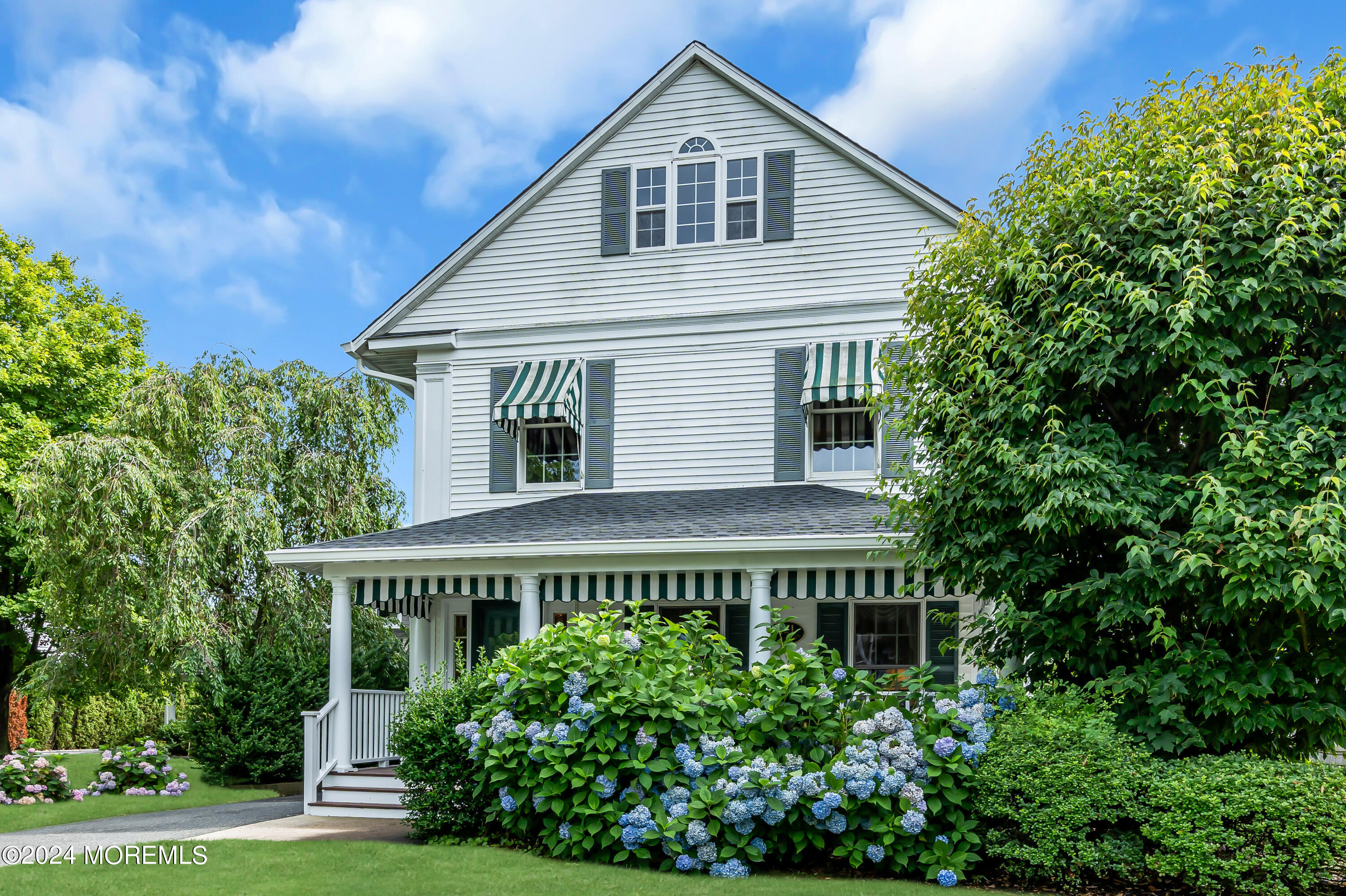 a house view with a garden