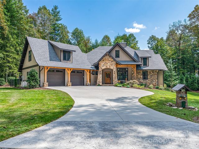 $1,350,000 | 118 Camellia Way | Laurel Park