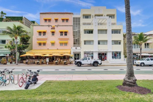 $400,000 | 834 Ocean Drive, Unit 306 | Flamingo-Lummus