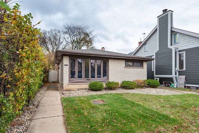 $475,300 | 9217 North Kildare Avenue | Skokie