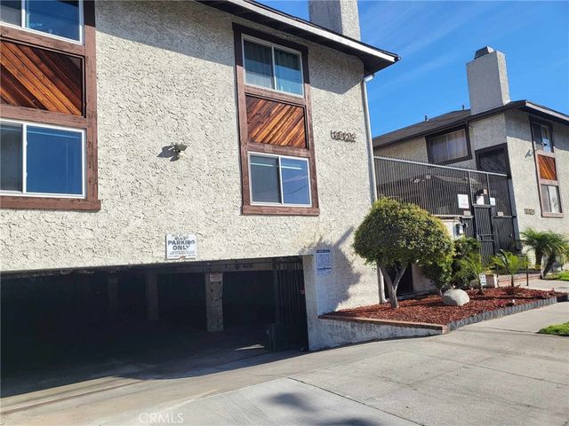 $550,000 | 16126 Cornuta Avenue, Unit 109 | Central Bellflower