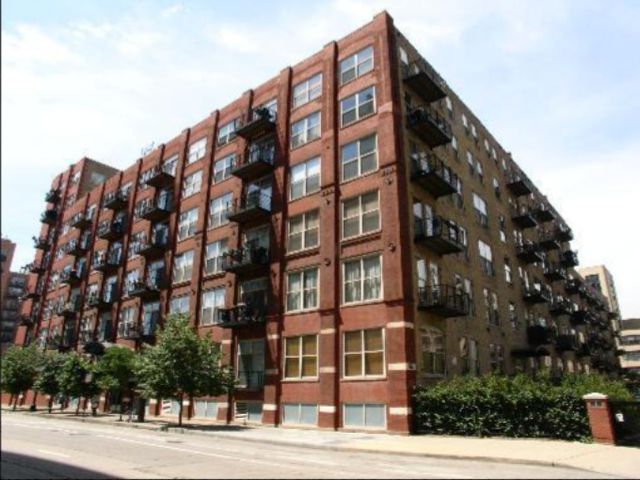 $2,450 | 420 South Clinton Street, Unit 317A | Gotham Lofts