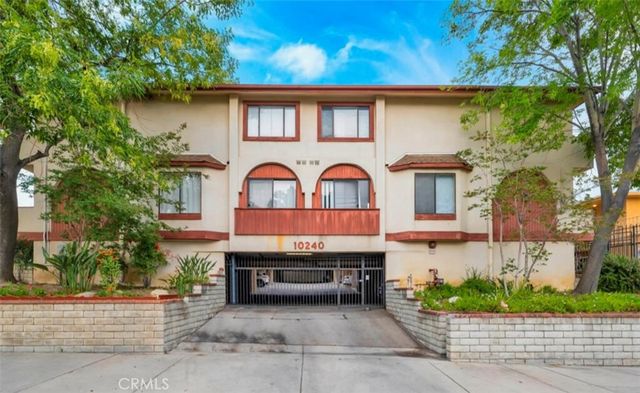 $3,000 | 10240 Silverton Avenue, Unit 9 | Sunland-Tujunga