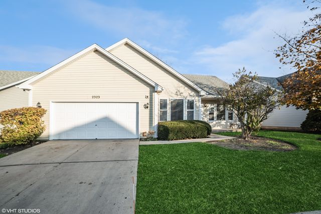 $349,900 | 2323 Bluejay Trail | Elgin