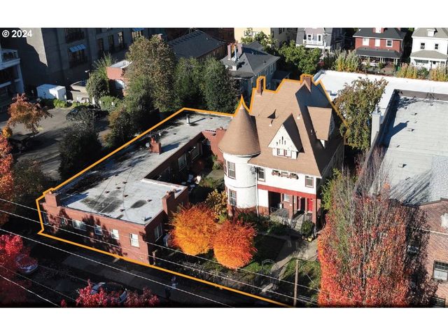 $2,400,000 | 2233 Northwest Flanders Street | Alphabet District