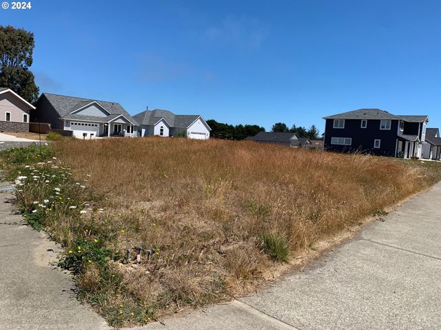 $149,500 | 843 Spyglass Drive | Bandon