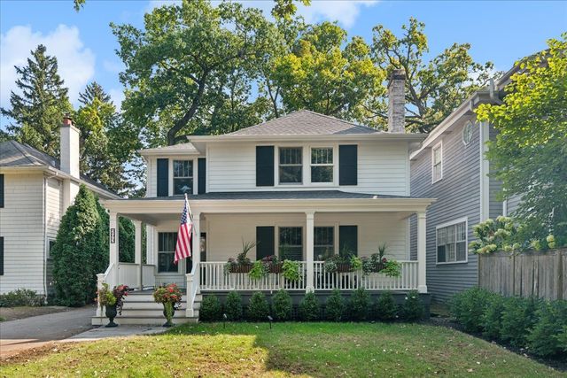 $1,495,000 | 293 Rose Terrace | Lake Forest