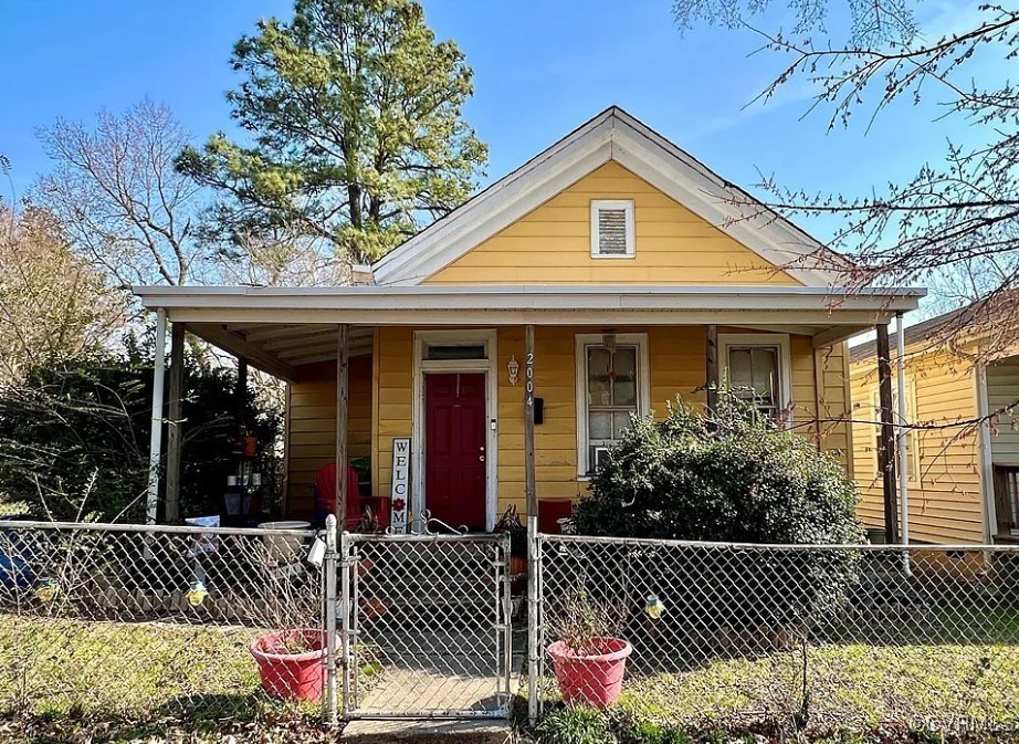 View of front facade with covered porch