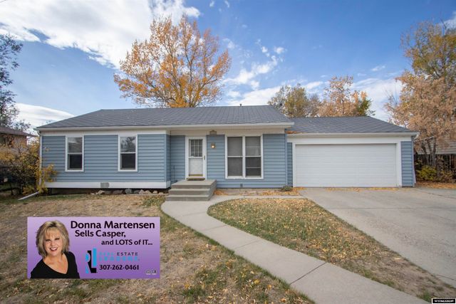 $264,900 | 2202 Jonquil Street | Platte View Bluffs