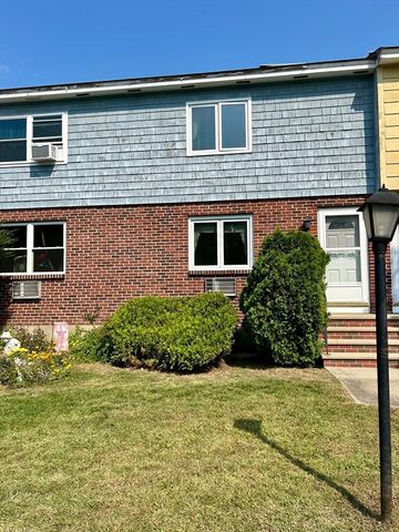 $269,500 | 14 Shawsheen Court, Unit 14 | South Lawrence