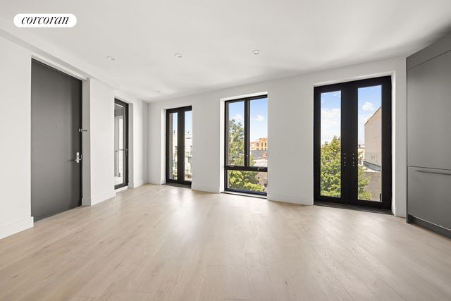 $925,000 | 1048 Flushing Avenue, Unit 2L | Bushwick