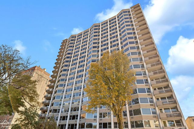 $219,900 | 555 West Cornelia Avenue, Unit 808 | Lake View East