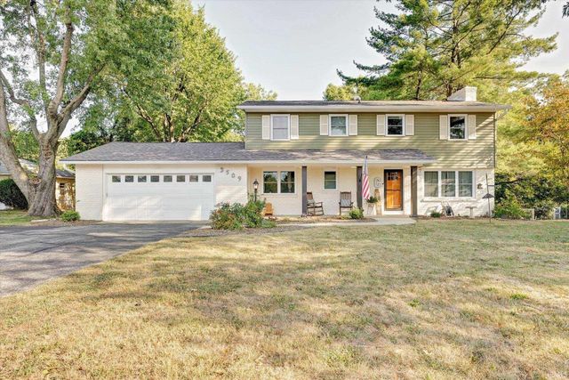 $519,900 | 3509 East 3rd Street | Park Ridge