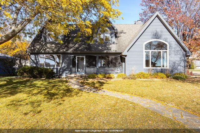 $489,900 | 1550 Menominee Drive | Millers Bay