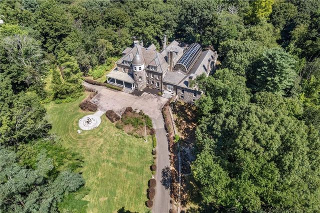 $3,900,000 | 139 Scarborough Road | Central Briarcliff West