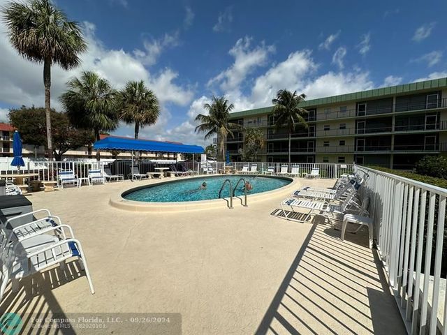 $239,900 | 806 Southeast 7th Street, Unit 101 | Deerfield Beach